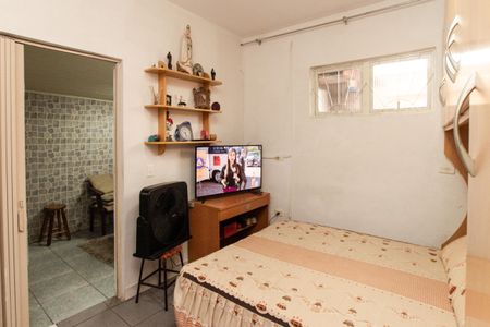 Casa à venda com 180m², 3 quartos e 4 vagas Casa à venda com 180m², 3 quartos e 4 vagasCasa 2 - Quarto