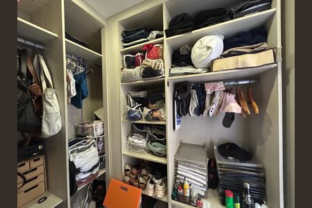 Apartamento para alugar com 160m², 4 quartos e 2 vagasCloset da suíte