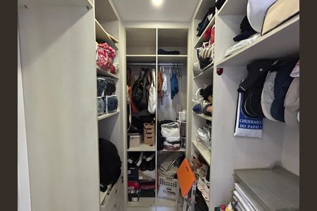 Apartamento para alugar com 160m², 4 quartos e 2 vagasCloset da suíte 1