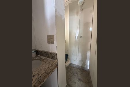 Apartamento à venda com 70m², 3 quartos e 1 vaga Apartamento à venda com 70m², 3 quartos e 1 vagaBanheiro
