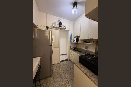Cozinha de apartamento à venda com 3 quartos, 70m² em Carlos Prates, Belo Horizonte
