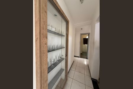 Corredor de apartamento à venda com 3 quartos, 70m² em Carlos Prates, Belo Horizonte