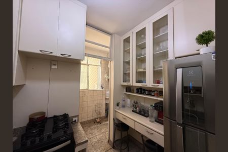 Cozinha de apartamento à venda com 3 quartos, 70m² em Carlos Prates, Belo Horizonte