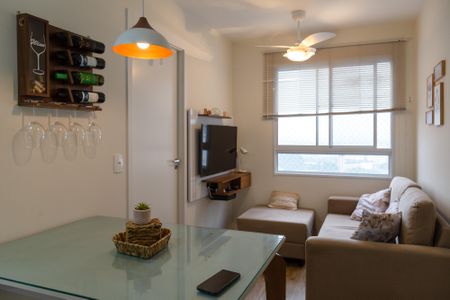 Sala de apartamento para alugar com 2 quartos, 36m² em Vila das Bandeiras, Guarulhos