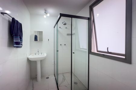 Banheiro de kitnet/studio à venda com 1 quarto, 29m² em Jardim Aurelia, São Paulo