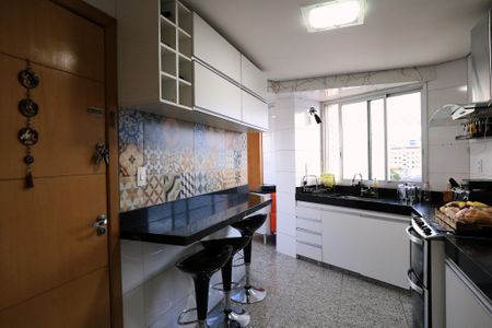 Apartamento para alugar com 152m², 4 quartos e 3 vagas Apartamento para alugar com 152m², 4 quartos e 3 vagasCozinha