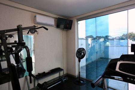 Apartamento para alugar com 152m², 4 quartos e 3 vagas Apartamento para alugar com 152m², 4 quartos e 3 vagasÁrea comum - Academia