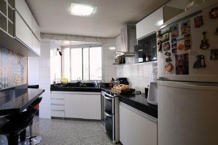 Apartamento para alugar com 152m², 4 quartos e 3 vagas Apartamento para alugar com 152m², 4 quartos e 3 vagasCozinha