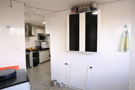 Apartamento para alugar com 152m², 4 quartos e 3 vagas Apartamento para alugar com 152m², 4 quartos e 3 vagasÁrea de Serviço