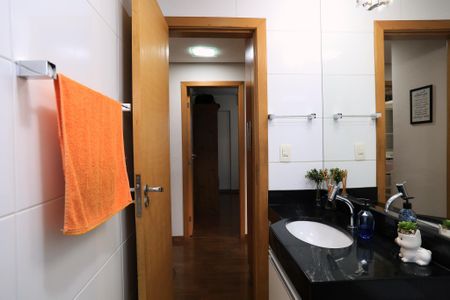 Apartamento para alugar com 152m², 4 quartos e 3 vagas Apartamento para alugar com 152m², 4 quartos e 3 vagasBanheiro