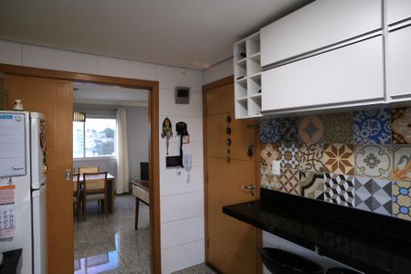 Apartamento para alugar com 152m², 4 quartos e 3 vagas Apartamento para alugar com 152m², 4 quartos e 3 vagasCozinha
