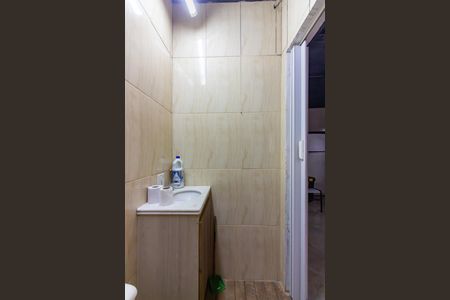 Banheiro de casa para alugar com 1 quarto, 60m² em Bussocaba, Osasco