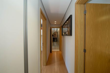 Apartamento à venda com 88m², 3 quartos e 2 vagasCORREDOR