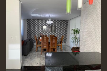 Cozinha de casa de condomínio para alugar com 3 quartos, 390m² em Rosa dos Ventos, Vespasiano