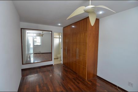 Apartamento à venda com 146m², 4 quartos e 2 vagas Apartamento à venda com 146m², 4 quartos e 2 vagasSuíte