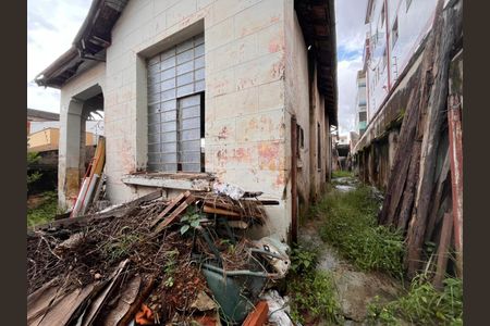 IMOVEL FORA DO PADRAO de casa à venda com 3 quartos, 300m² em Prado, Belo Horizonte