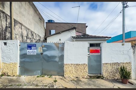 Casa para alugar com 62m², 2 quartos e 1 vaga Casa para alugar com 62m², 2 quartos e 1 vagaFachada