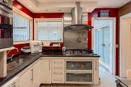 Casa para alugar com 350m², 3 quartos e 1 vagaCozinha