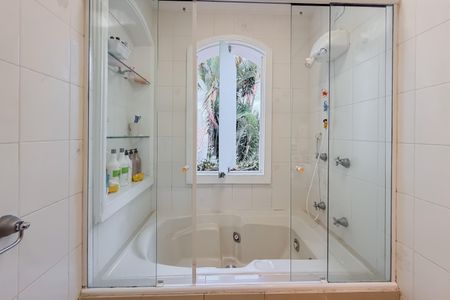 Casa para alugar com 350m², 3 quartos e 1 vagaBanheiro da Suíte 2