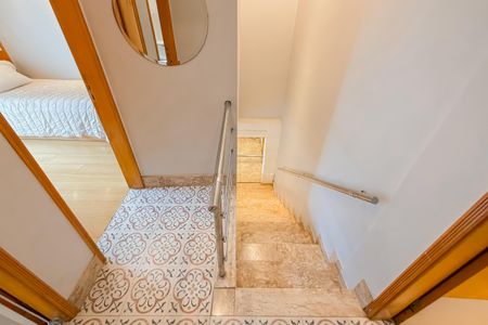 Casa para alugar com 350m², 3 quartos e 1 vagaEscada