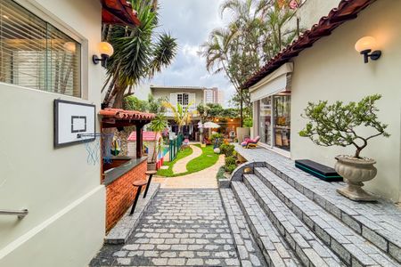 Casa para alugar com 350m², 3 quartos e 1 vagaÁrea Externa / Lazer