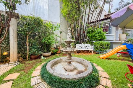 Casa para alugar com 350m², 3 quartos e 1 vagaÁrea Externa / Lazer