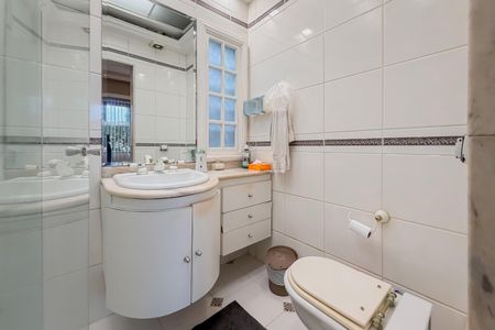 Casa para alugar com 350m², 3 quartos e 1 vagaBanheiro da Suíte Master