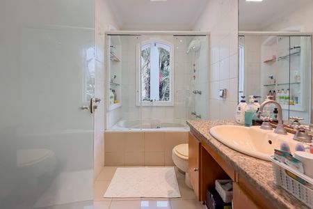 Casa para alugar com 350m², 3 quartos e 1 vagaBanheiro da Suíte 2