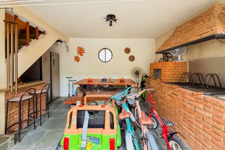 Casa para alugar com 350m², 3 quartos e 1 vagaÁrea Externa / Lazer