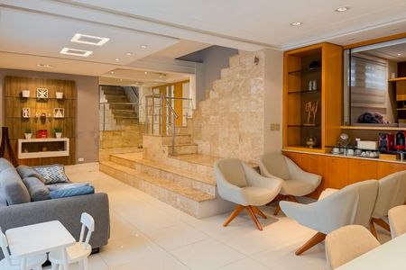 Casa para alugar com 350m², 3 quartos e 1 vagaSala