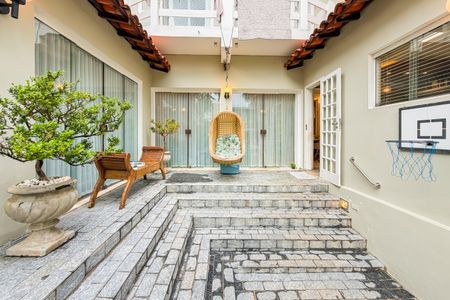 Casa para alugar com 350m², 3 quartos e 1 vagaÁrea Externa / Lazer