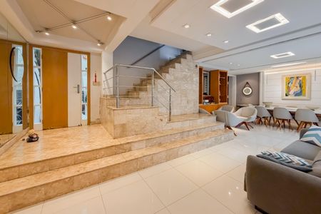 Casa para alugar com 350m², 3 quartos e 1 vagaSala