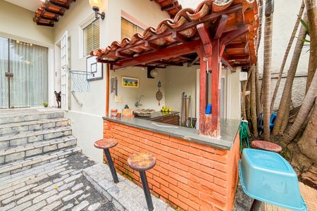 Casa para alugar com 350m², 3 quartos e 1 vagaÁrea Externa / Lazer