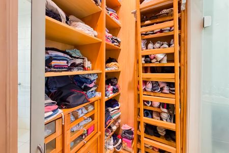 Casa para alugar com 350m², 3 quartos e 1 vagaCloset da Suíte 2