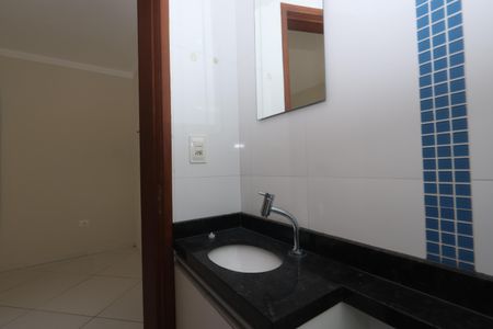Banheiro da Suíte 1 de casa de condomínio à venda com 2 quartos, 110m² em Vila Prudente, São Paulo