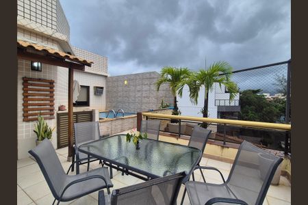 Apartamento à venda com 195m², 3 quartos e 2 vagas Apartamento à venda com 195m², 3 quartos e 2 vagasÁrea externa