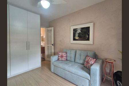 Apartamento à venda com 195m², 3 quartos e 2 vagas Apartamento à venda com 195m², 3 quartos e 2 vagasSuíte