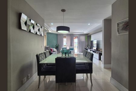 Apartamento à venda com 195m², 3 quartos e 2 vagas Apartamento à venda com 195m², 3 quartos e 2 vagasSala