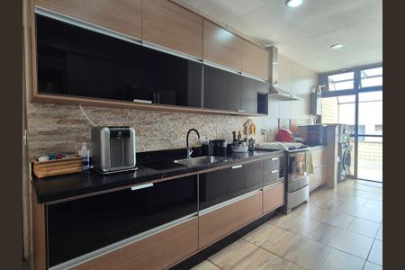 Apartamento à venda com 195m², 3 quartos e 2 vagas Apartamento à venda com 195m², 3 quartos e 2 vagasCozinha