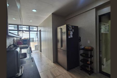 Apartamento à venda com 195m², 3 quartos e 2 vagasCozinha 