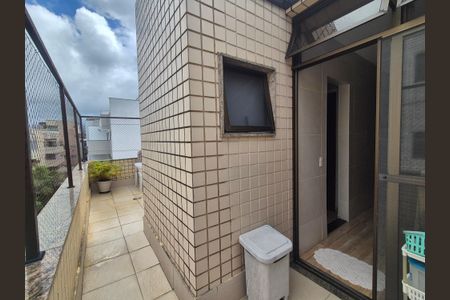 Apartamento à venda com 195m², 3 quartos e 2 vagas Apartamento à venda com 195m², 3 quartos e 2 vagasÁrea externa