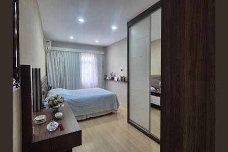 Apartamento à venda com 195m², 3 quartos e 2 vagas Apartamento à venda com 195m², 3 quartos e 2 vagasSuíte 3