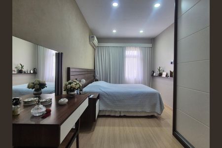 Apartamento à venda com 195m², 3 quartos e 2 vagas Apartamento à venda com 195m², 3 quartos e 2 vagasSuíte 3