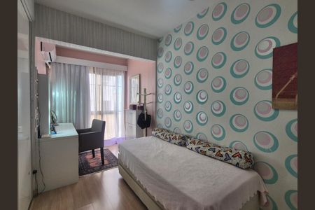 Apartamento à venda com 195m², 3 quartos e 2 vagas Apartamento à venda com 195m², 3 quartos e 2 vagasSuíte 2