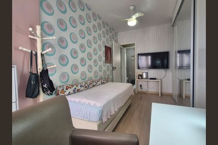 Apartamento à venda com 195m², 3 quartos e 2 vagas Apartamento à venda com 195m², 3 quartos e 2 vagasSuíte 2