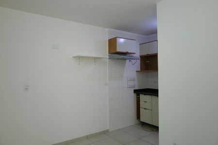 Sala de casa de condomínio para alugar com 2 quartos, 39m² em Vila Campanela, São Paulo