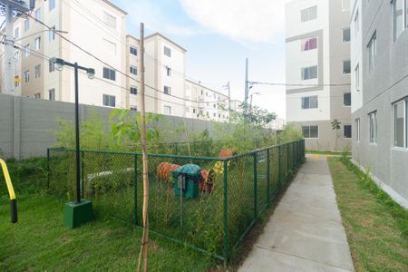 Apartamento para alugar com 41m², 2 quartos e 1 vaga Apartamento para alugar com 41m², 2 quartos e 1 vagaÁrea comum - Playground