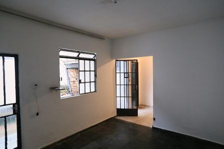 Casa para alugar com 80m², 2 quartos e sem vaga Casa para alugar com 80m², 2 quartos e sem vagaSala