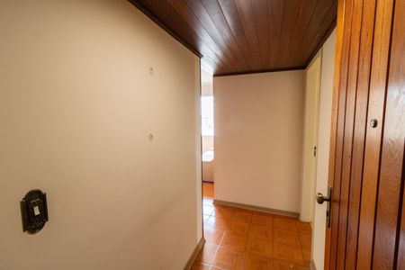 Entrada de apartamento para alugar com 2 quartos, 50m² em Azenha, Porto Alegre