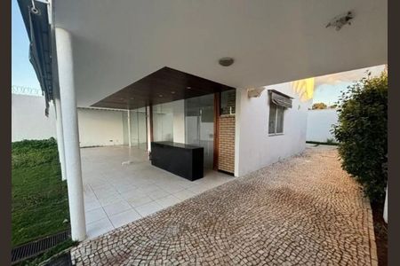 Casa para alugar com 200m², 4 quartos e 6 vagas